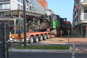 Transport Liebherr LRB 355 van Brugge naar Knokke