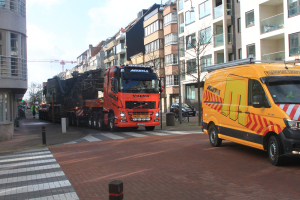 Transport Liebherr LRB 355 van Brugge naar Knokke