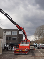 Trekker met laadkraan (80T/M)